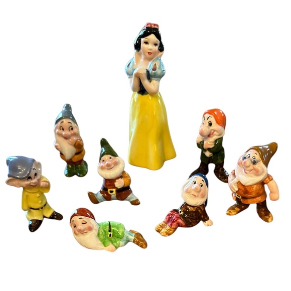 Vintage Walt Disney Productions Japan Snow White & 7 Dwarfs